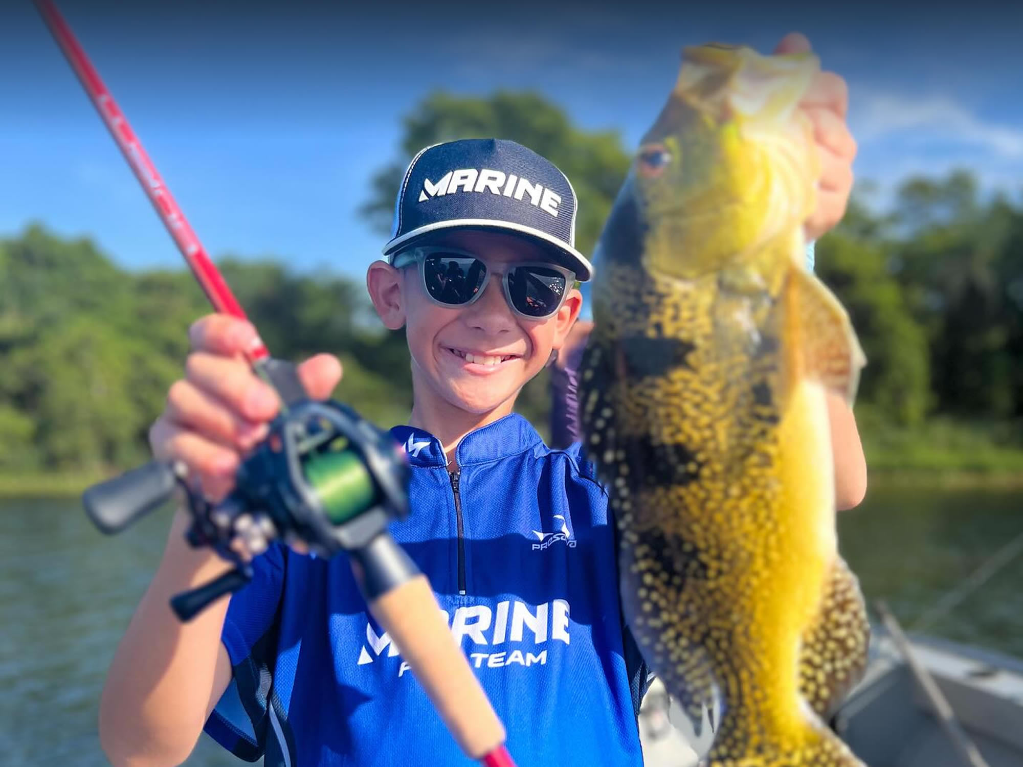 colorful-greek-fishing-boats-in-small-port-harbor-resize
